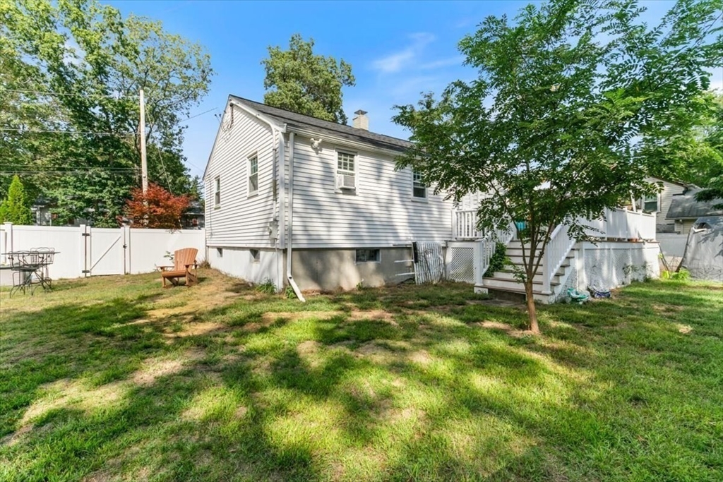 Tewksbury, Massachusetts 01876, United States, 2 Bedrooms Bedrooms, ,1 BathroomBathrooms,Residential,Pending,205255