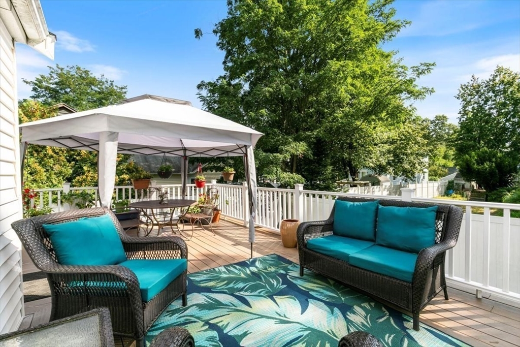 Tewksbury, Massachusetts 01876, United States, 2 Bedrooms Bedrooms, ,1 BathroomBathrooms,Residential,Pending,205255