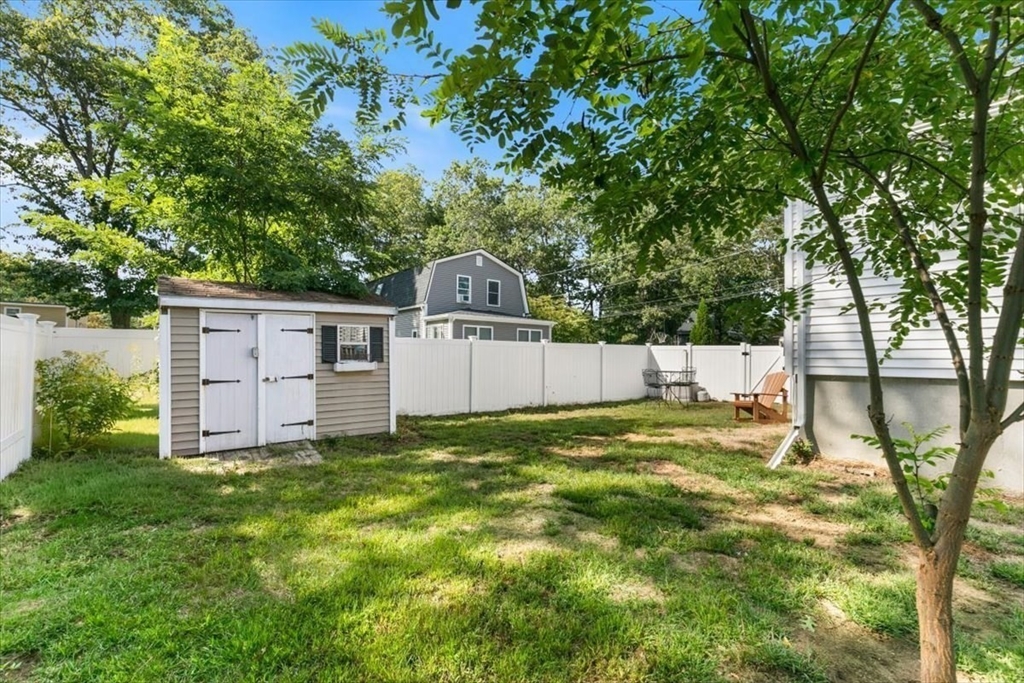 Tewksbury, Massachusetts 01876, United States, 2 Bedrooms Bedrooms, ,1 BathroomBathrooms,Residential,Pending,205255