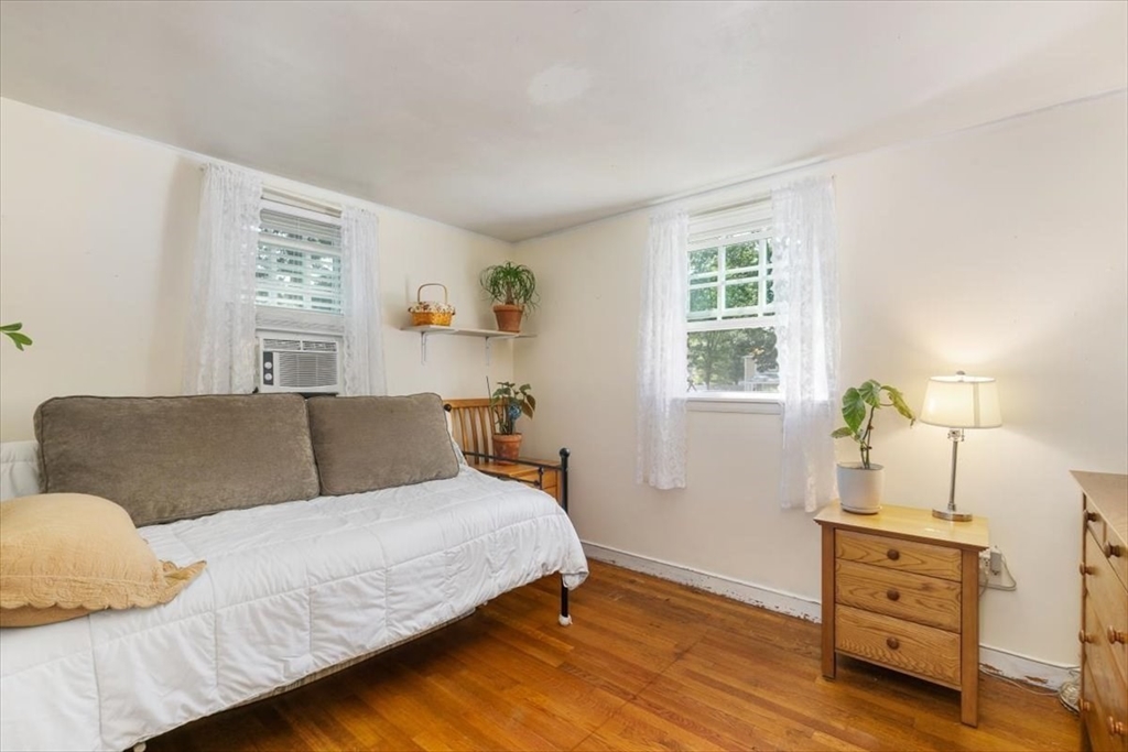 Tewksbury, Massachusetts 01876, United States, 2 Bedrooms Bedrooms, ,1 BathroomBathrooms,Residential,Pending,205255