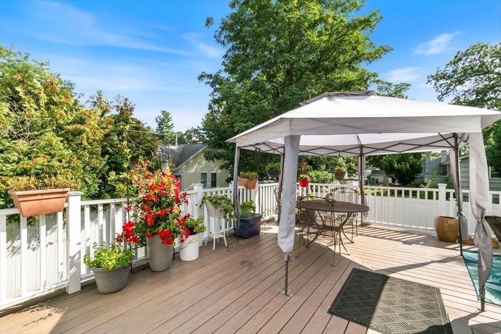 Tewksbury, Massachusetts 01876, United States, 2 Bedrooms Bedrooms, ,1 BathroomBathrooms,Residential,Pending,205255