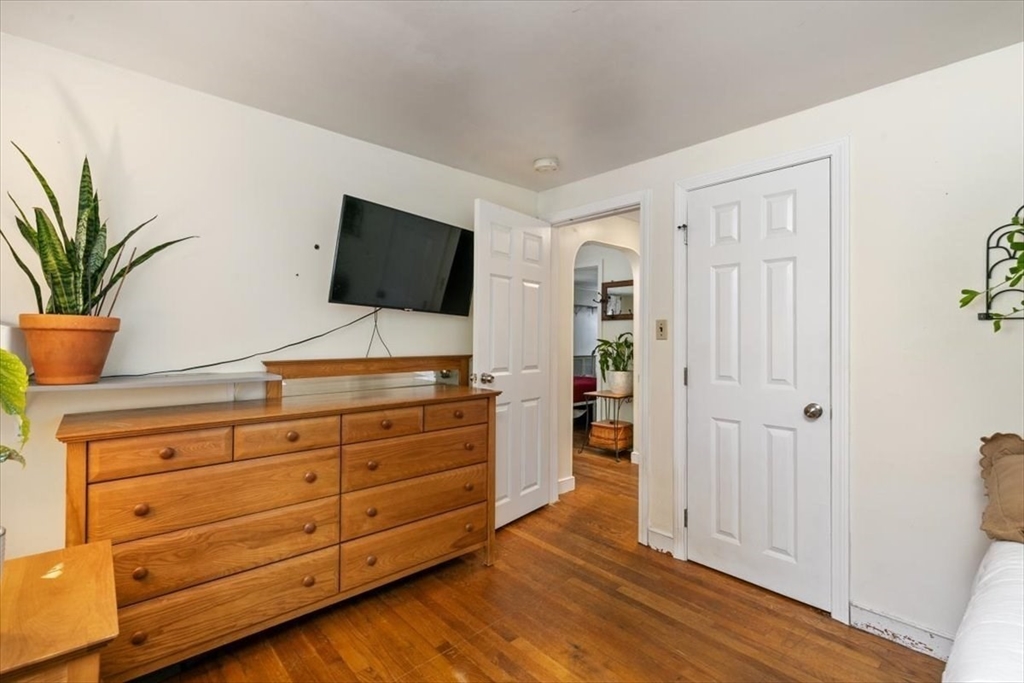 Tewksbury, Massachusetts 01876, United States, 2 Bedrooms Bedrooms, ,1 BathroomBathrooms,Residential,Pending,205255