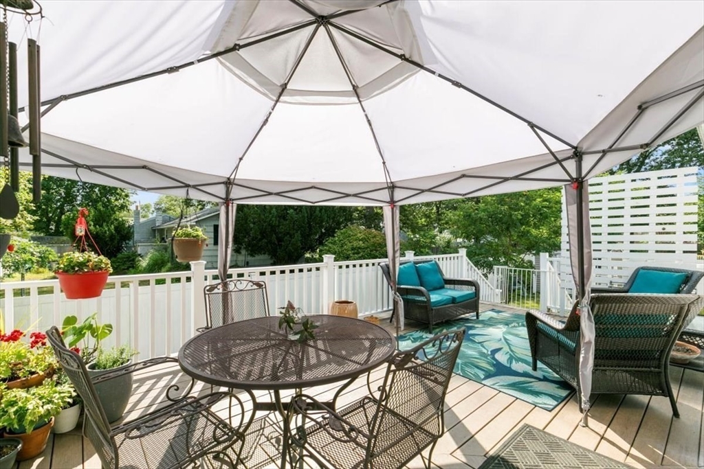 Tewksbury, Massachusetts 01876, United States, 2 Bedrooms Bedrooms, ,1 BathroomBathrooms,Residential,Pending,205255