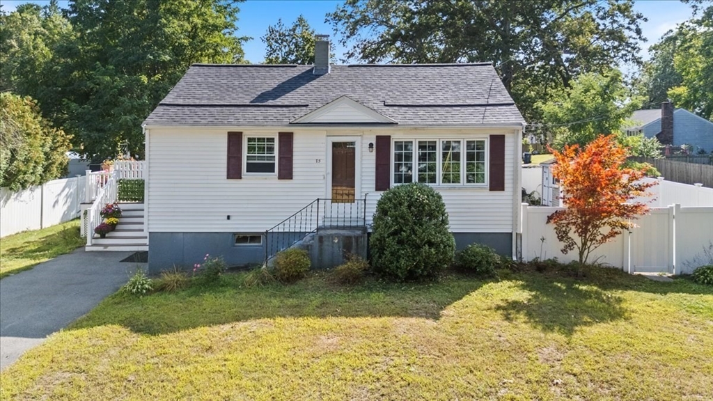 Tewksbury, Massachusetts 01876, United States, 2 Bedrooms Bedrooms, ,1 BathroomBathrooms,Residential,Pending,205255