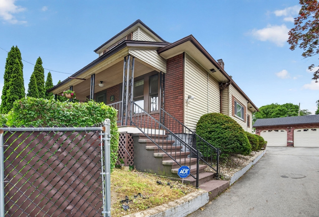 23 Hazel St