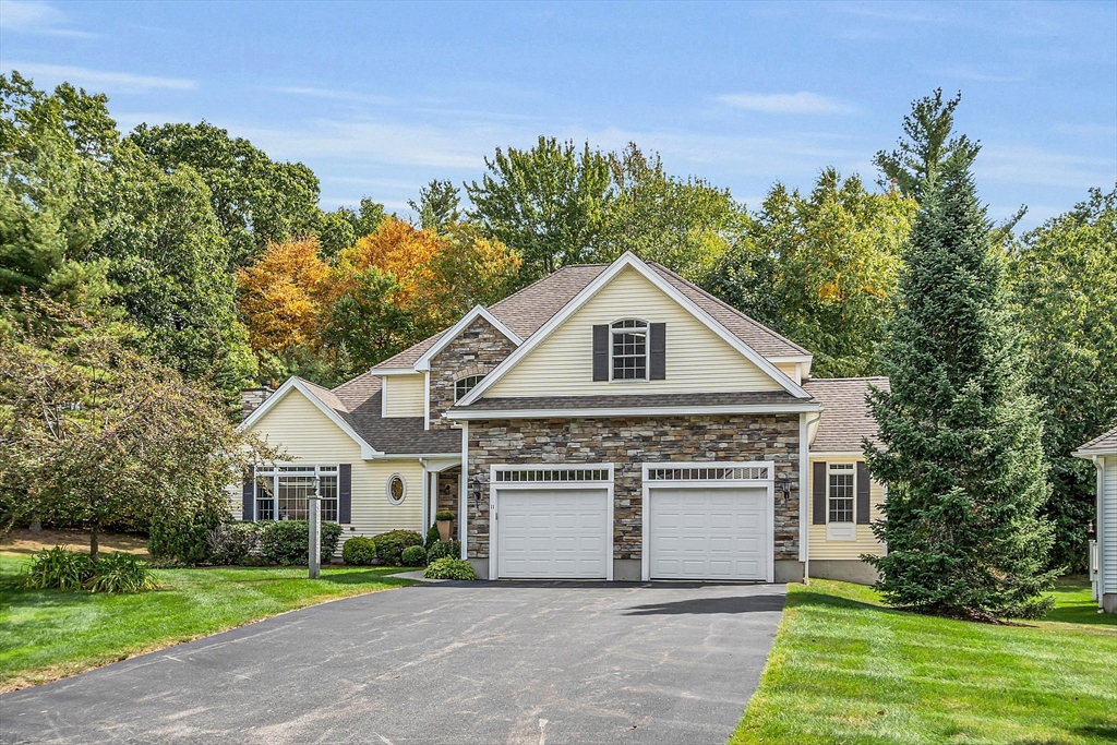 11 Hastings Cir 11