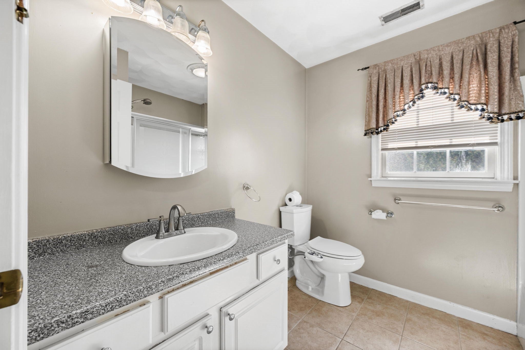 388 Varnum Ave, Lowell, MA, 388 Varnum Ave, Lowell, MA Photo #26