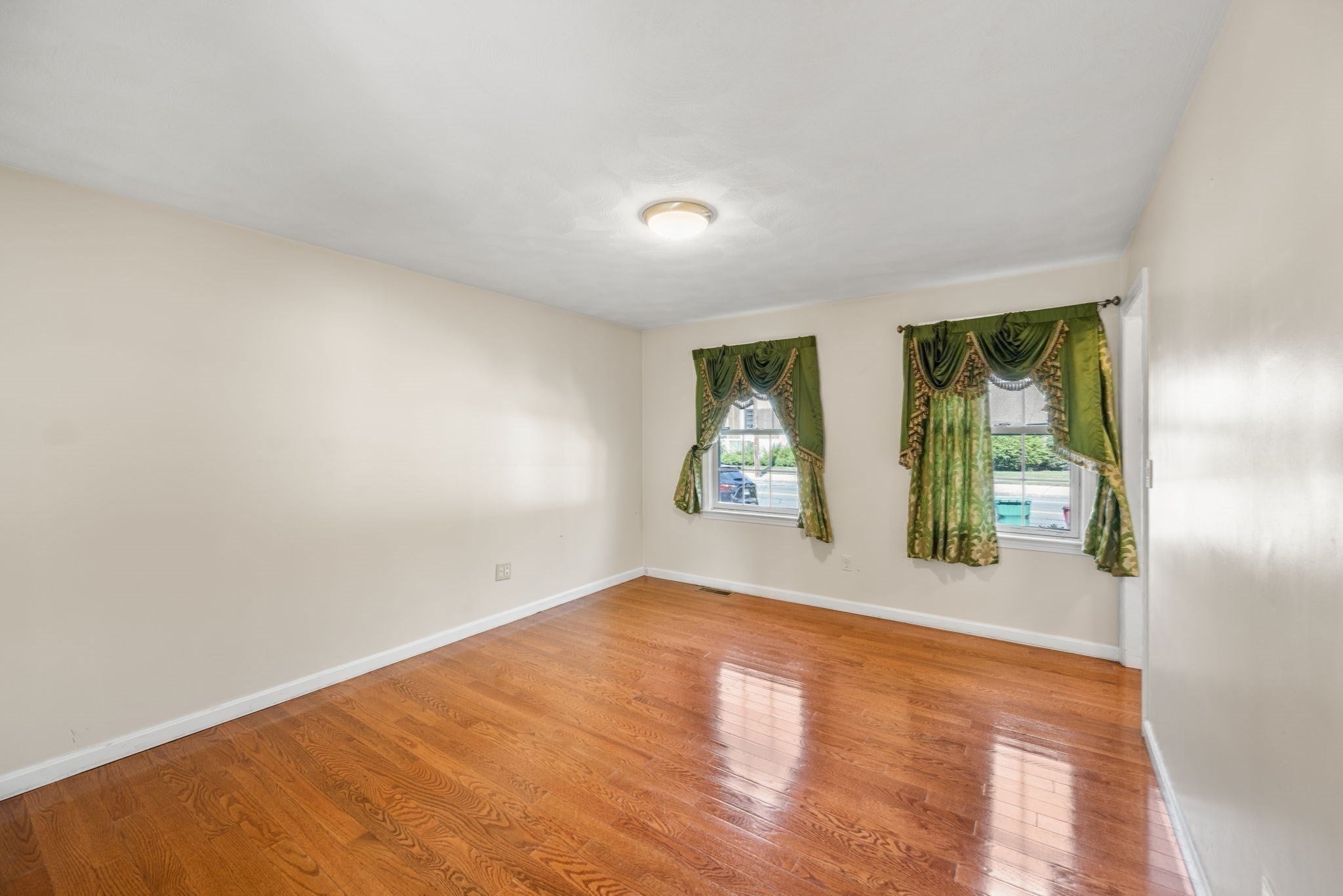 388 Varnum Ave, Lowell, MA, 388 Varnum Ave, Lowell, MA Photo #29