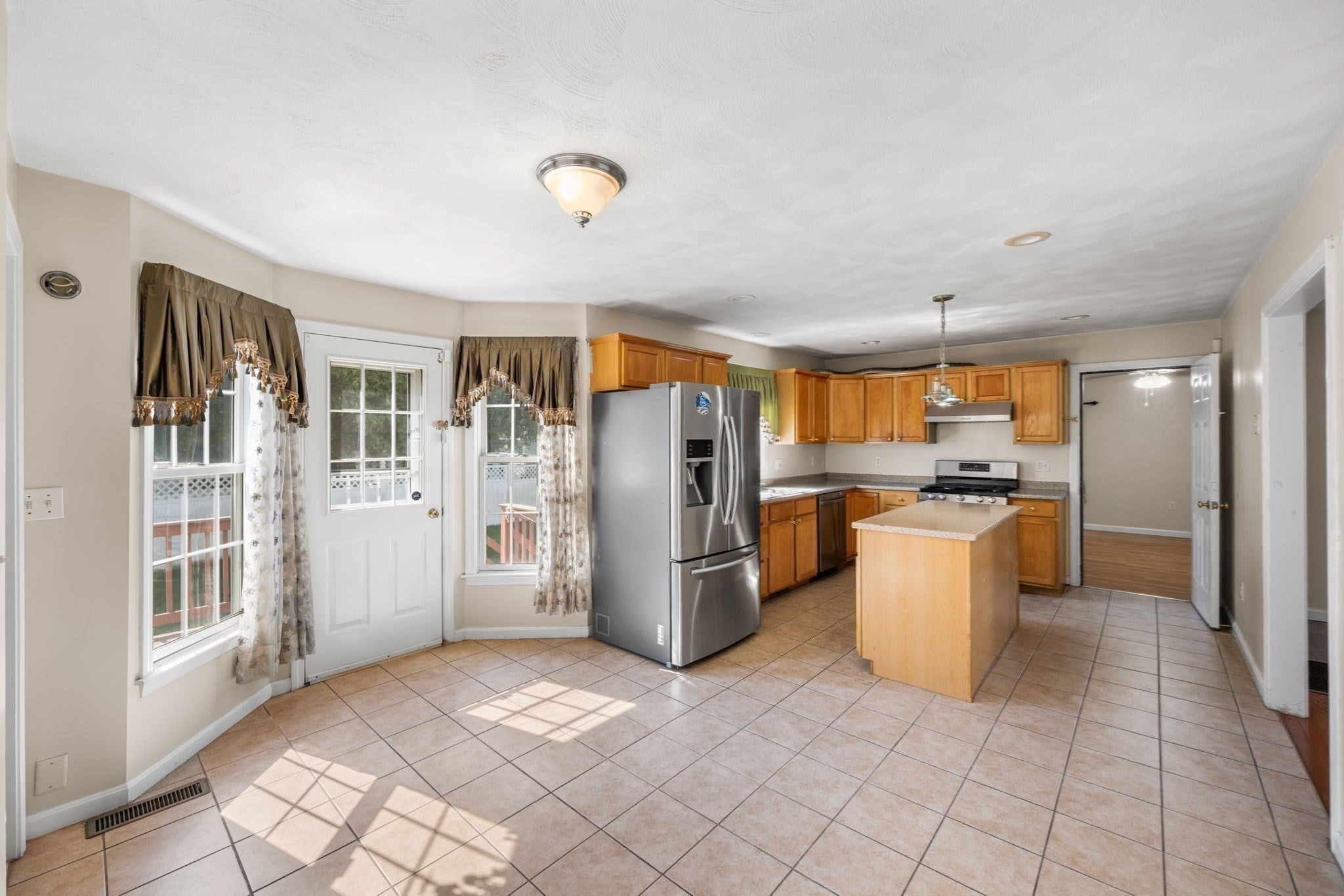 388 Varnum Ave, Lowell, MA, 388 Varnum Ave, Lowell, MA Photo #13