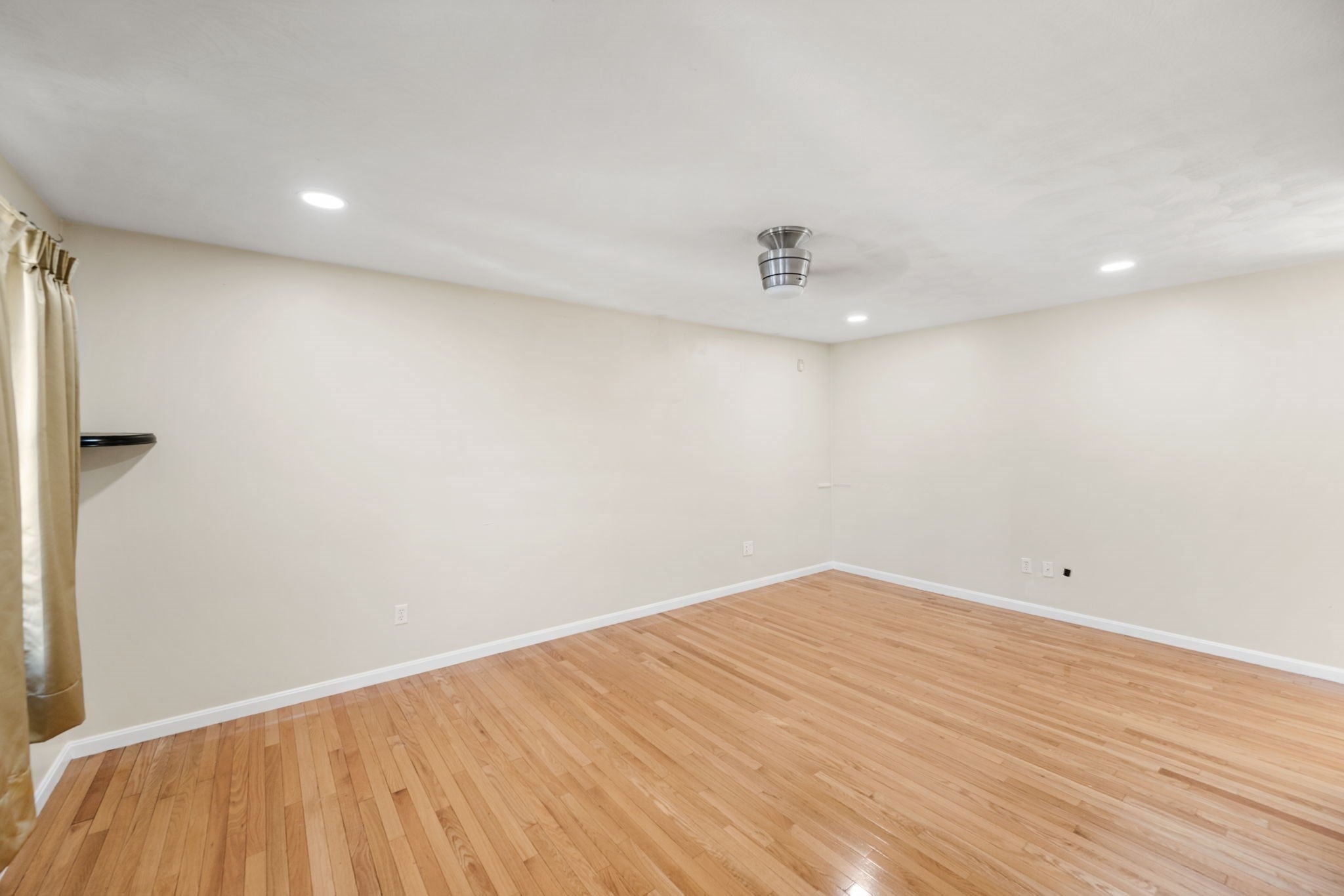 388 Varnum Ave, Lowell, MA, 388 Varnum Ave, Lowell, MA Photo #22