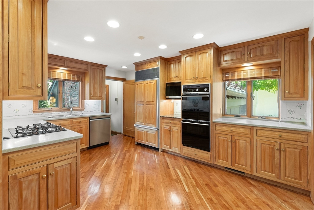 8 Bruce Ln, Newton, MA, 8 Bruce Ln, Newton, MA Photo #10