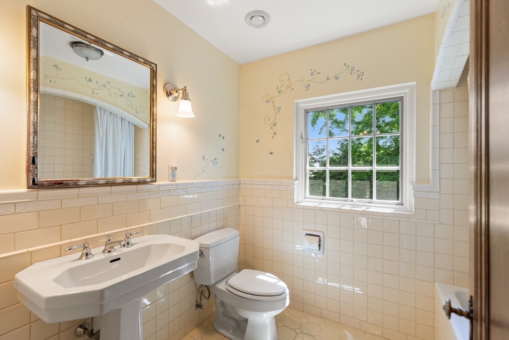 8 Bruce Ln, Newton, MA, 8 Bruce Ln, Newton, MA Photo #21