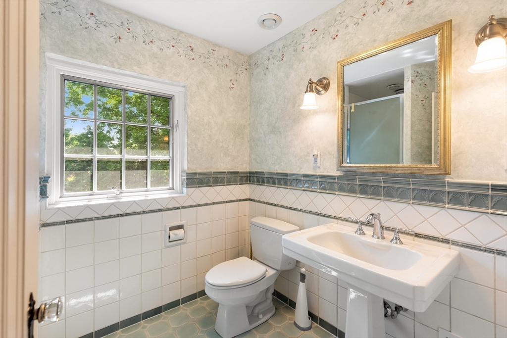 8 Bruce Ln, Newton, MA, 8 Bruce Ln, Newton, MA Photo #18