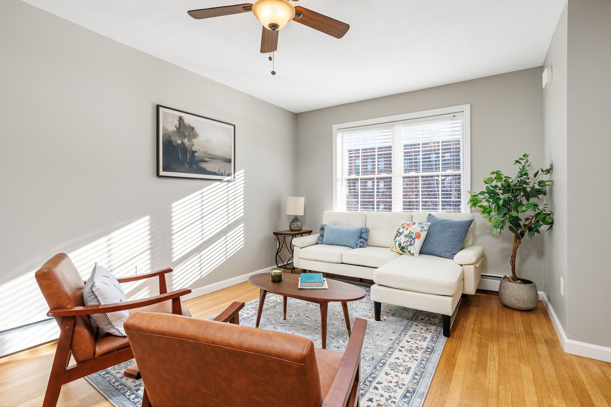 76 Lake St 76