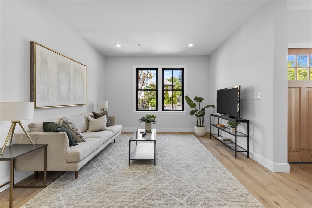 130 Cushing St 2