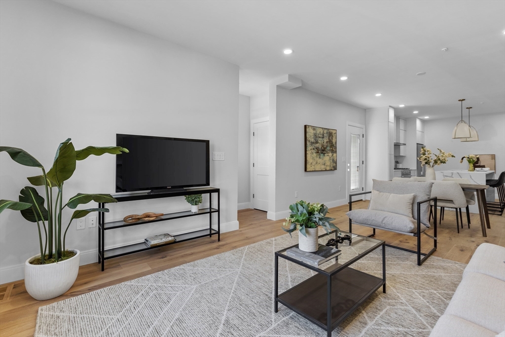 130 Cushing St 2