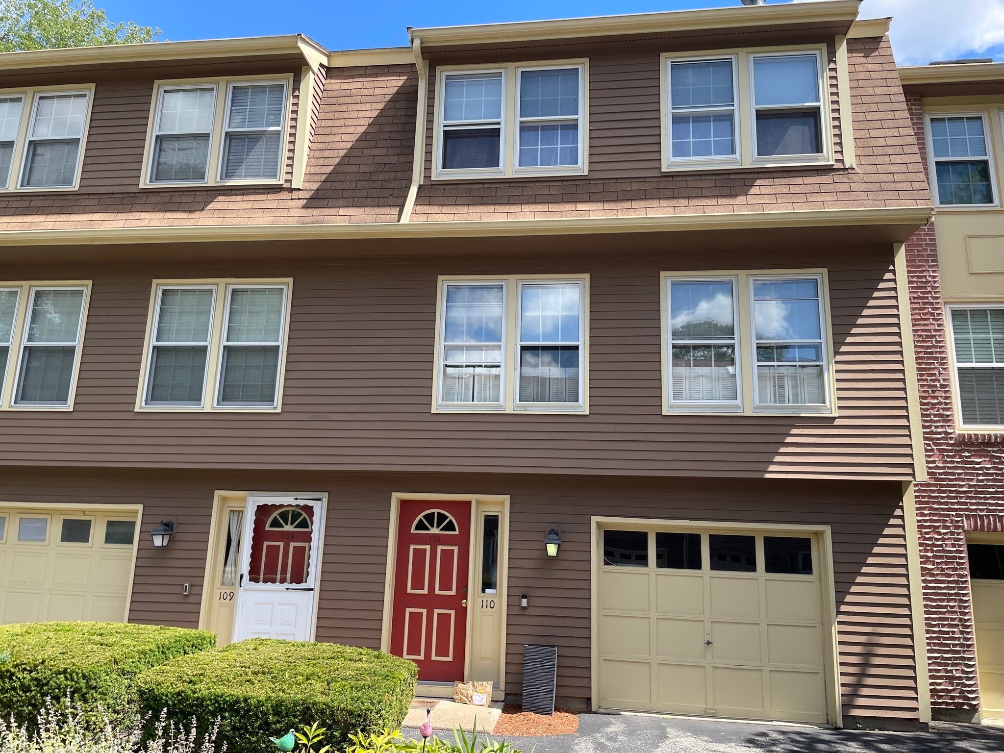 110 Heritage Dr 110