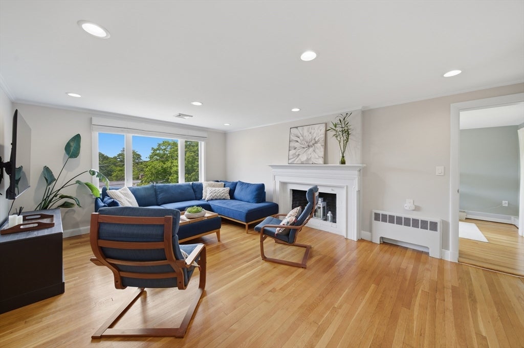 18 Travis Dr