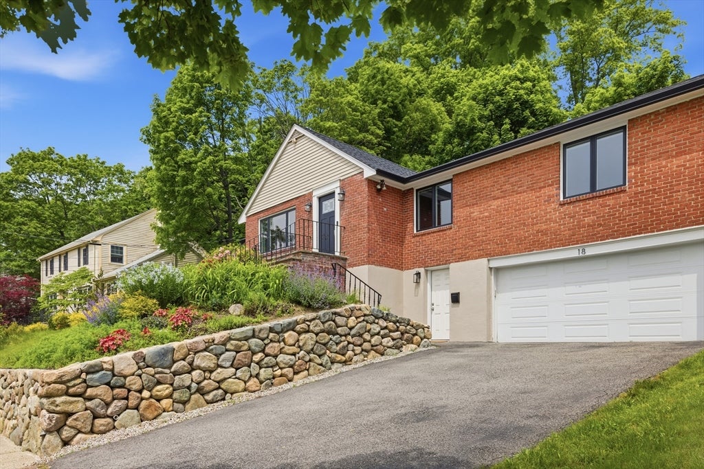 18 Travis Dr
