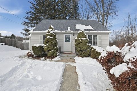 17 Goucher Avenue Worcester MA 01605