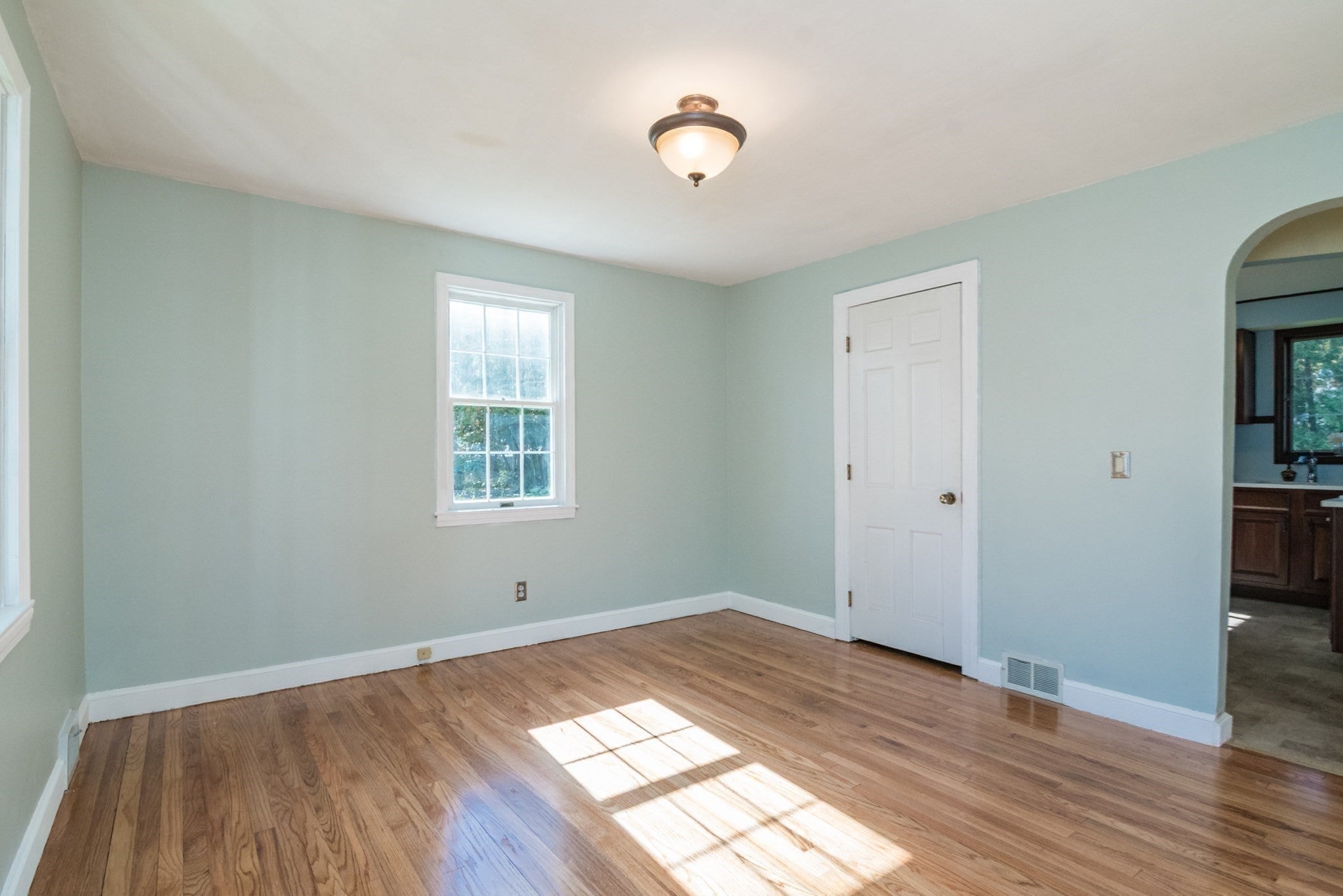 115 Wolcott Avenue, West Springfield, MA Photo #11
