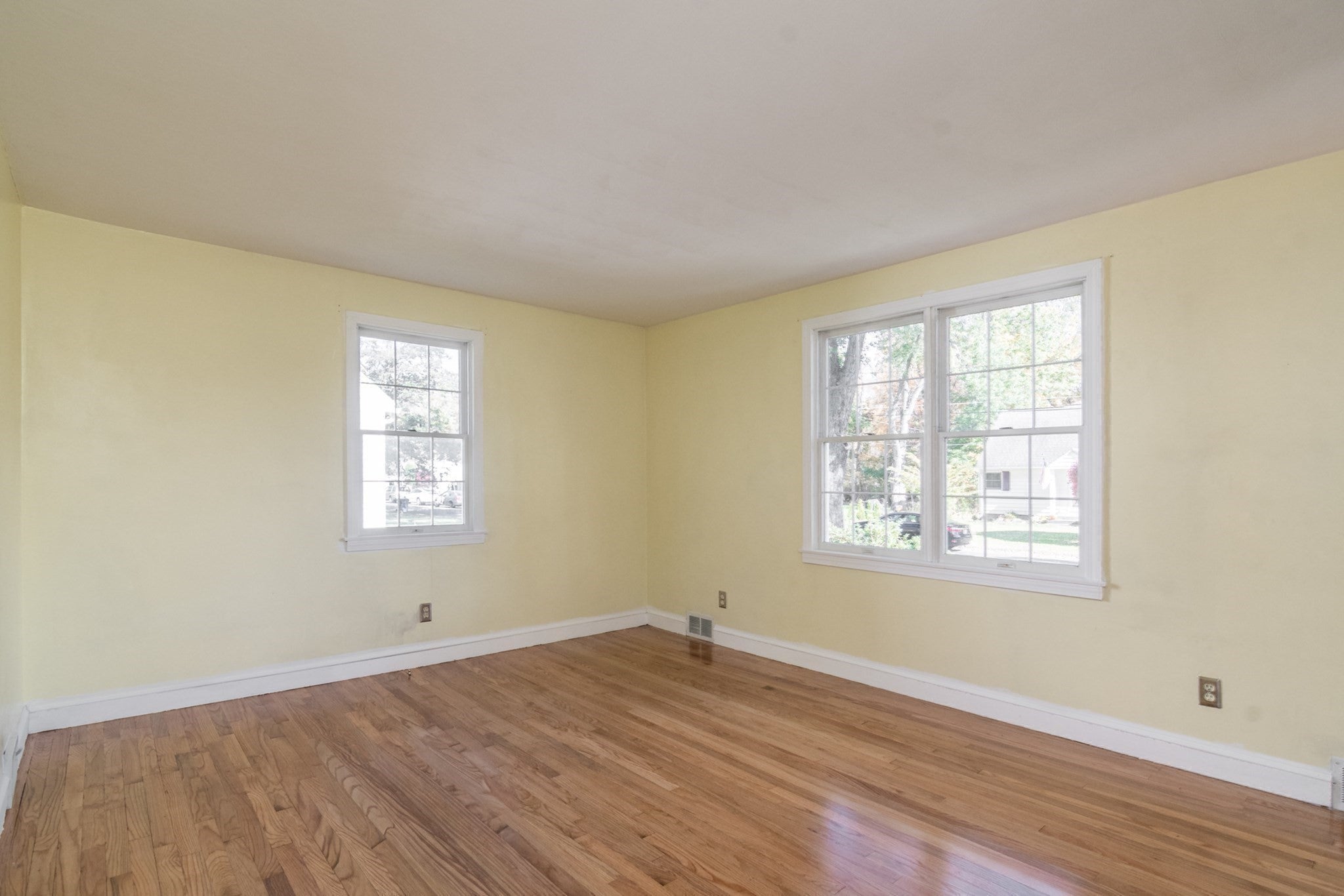 115 Wolcott Avenue, West Springfield, MA Photo #8