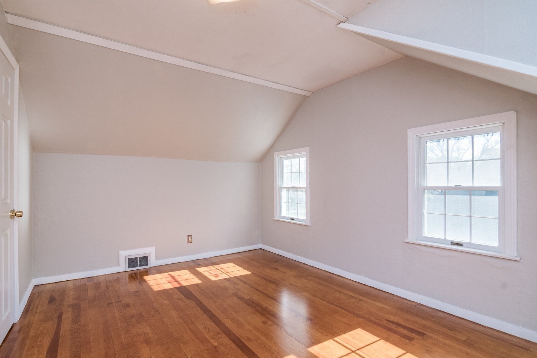 115 Wolcott Avenue, West Springfield, MA Photo #22