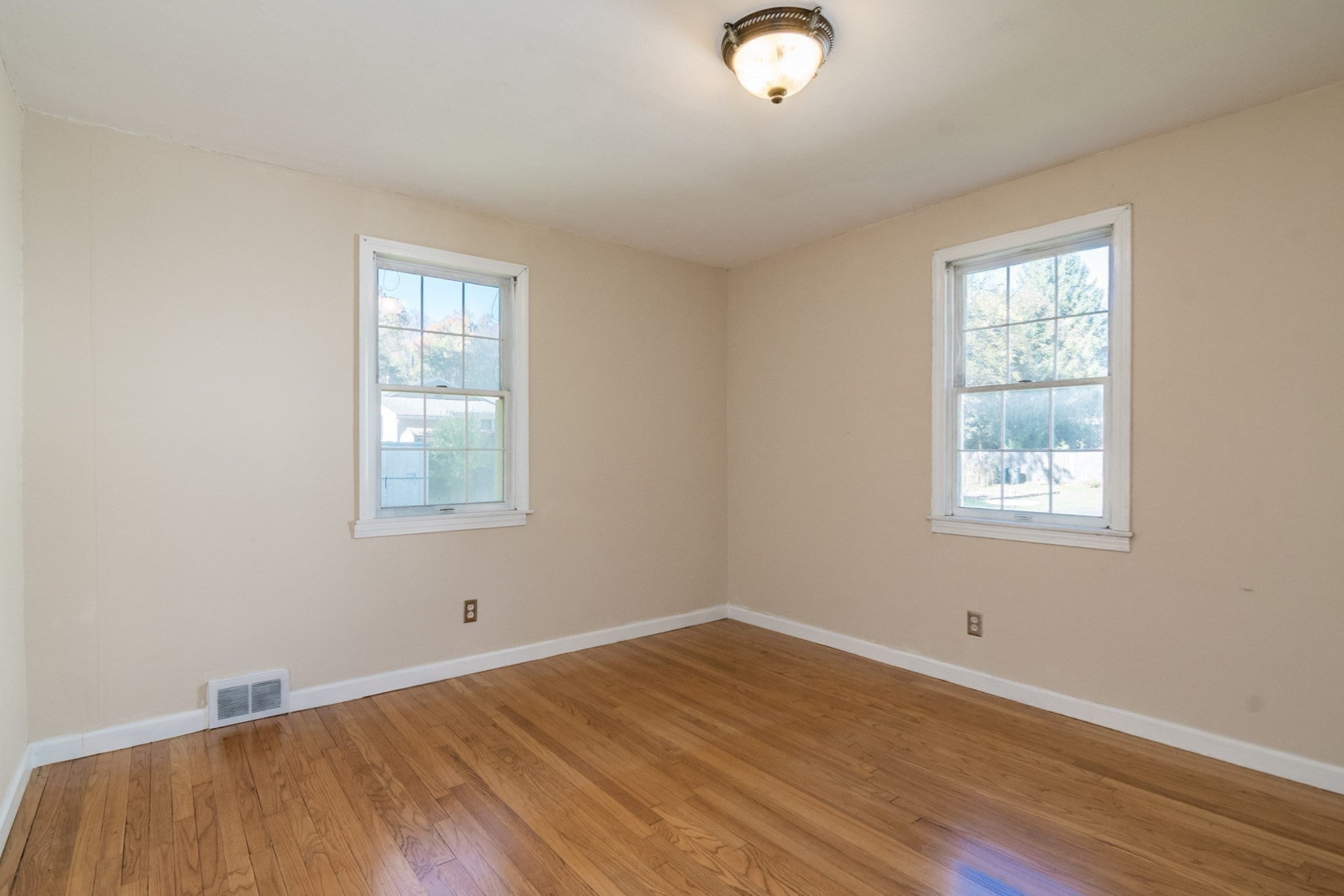 115 Wolcott Avenue, West Springfield, MA Photo #18