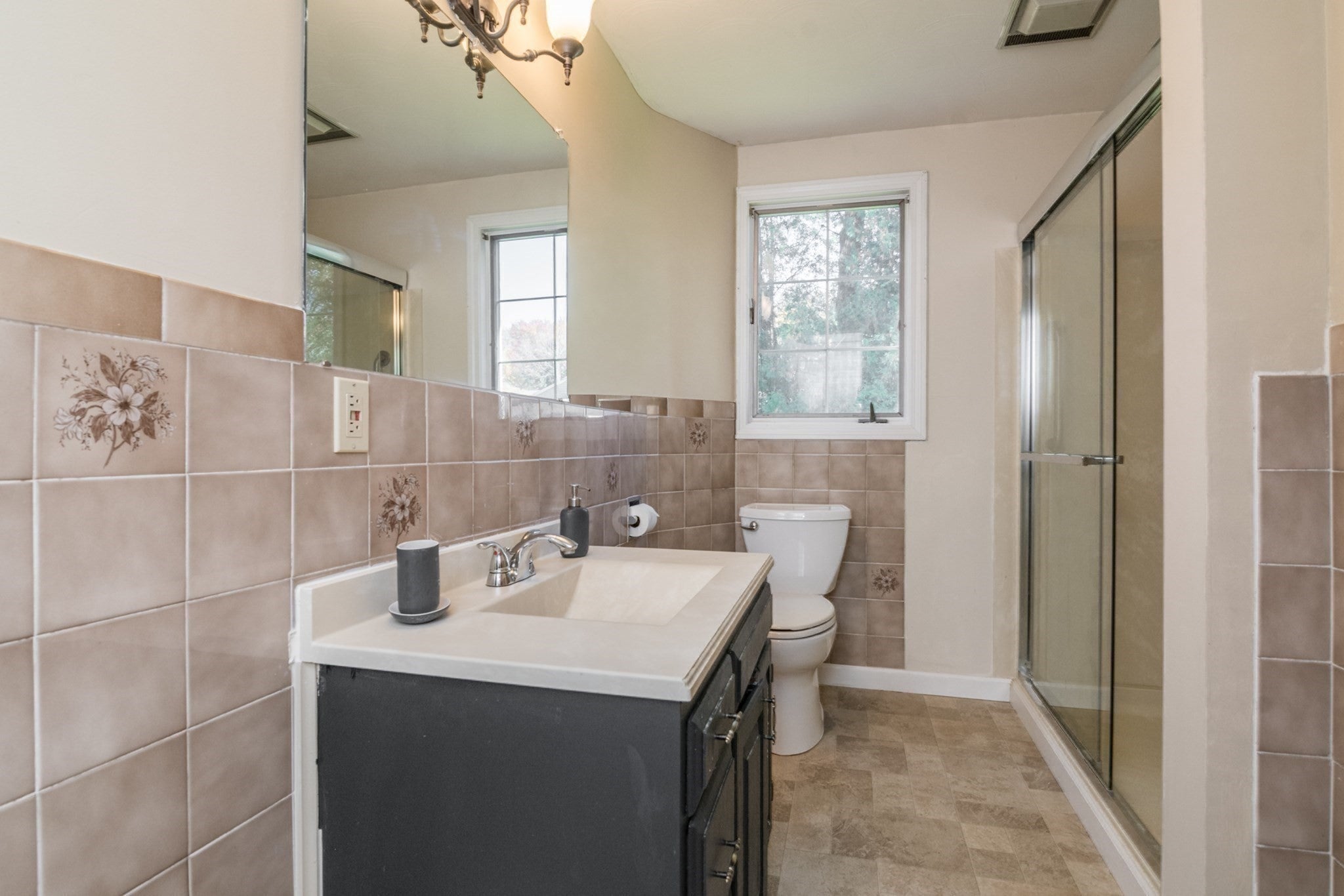 115 Wolcott Avenue, West Springfield, MA Photo #17