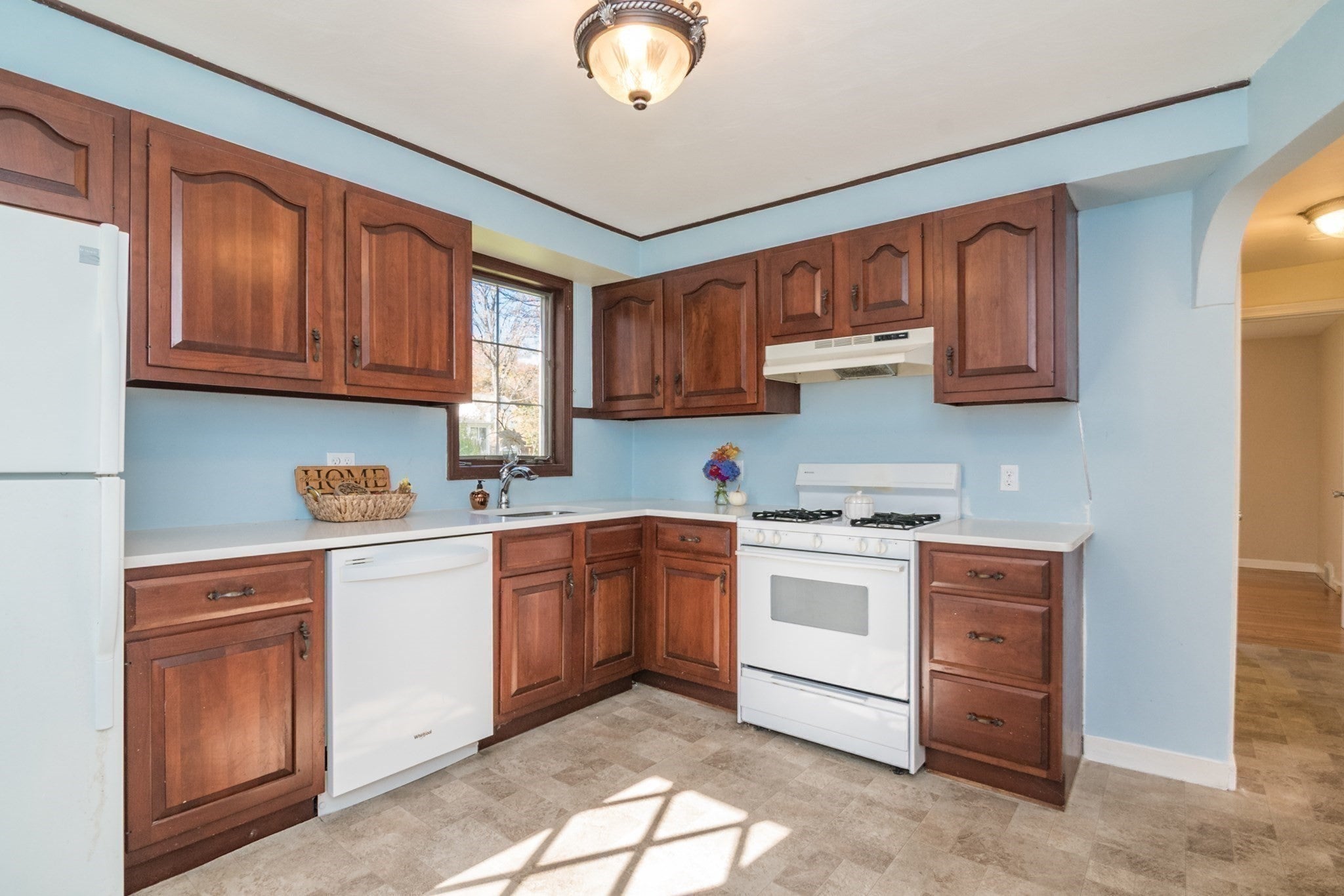 115 Wolcott Avenue, West Springfield, MA Photo #12