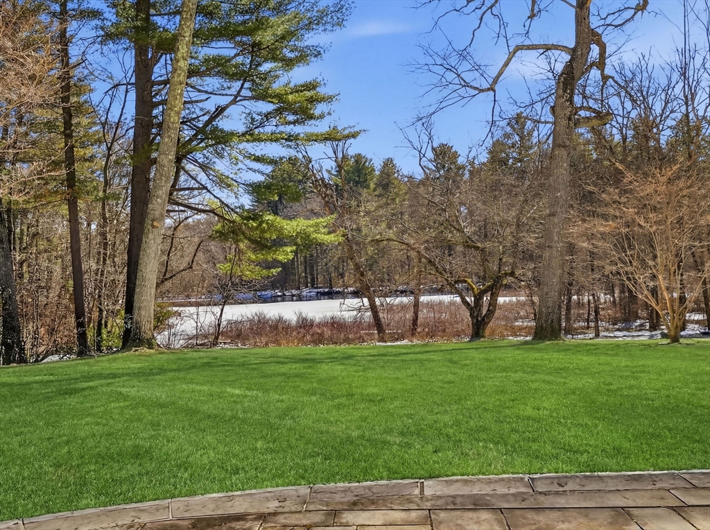 12 Winding River Cir