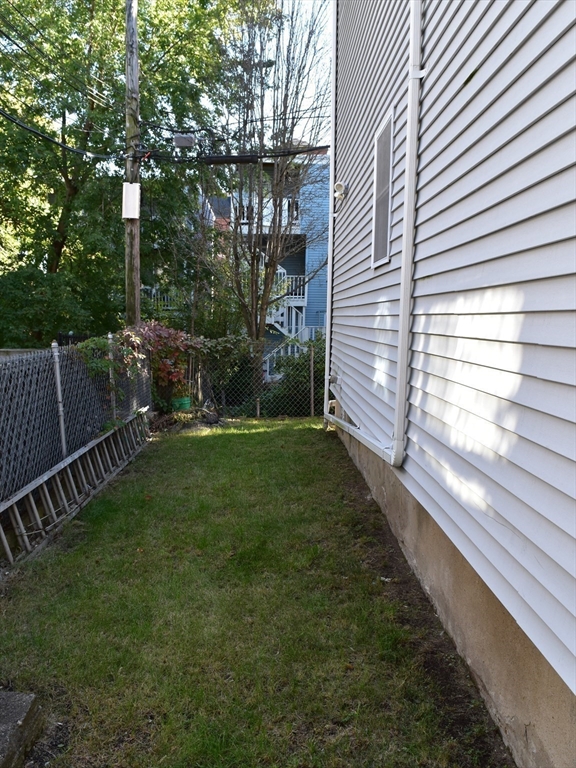 305R Lexington St