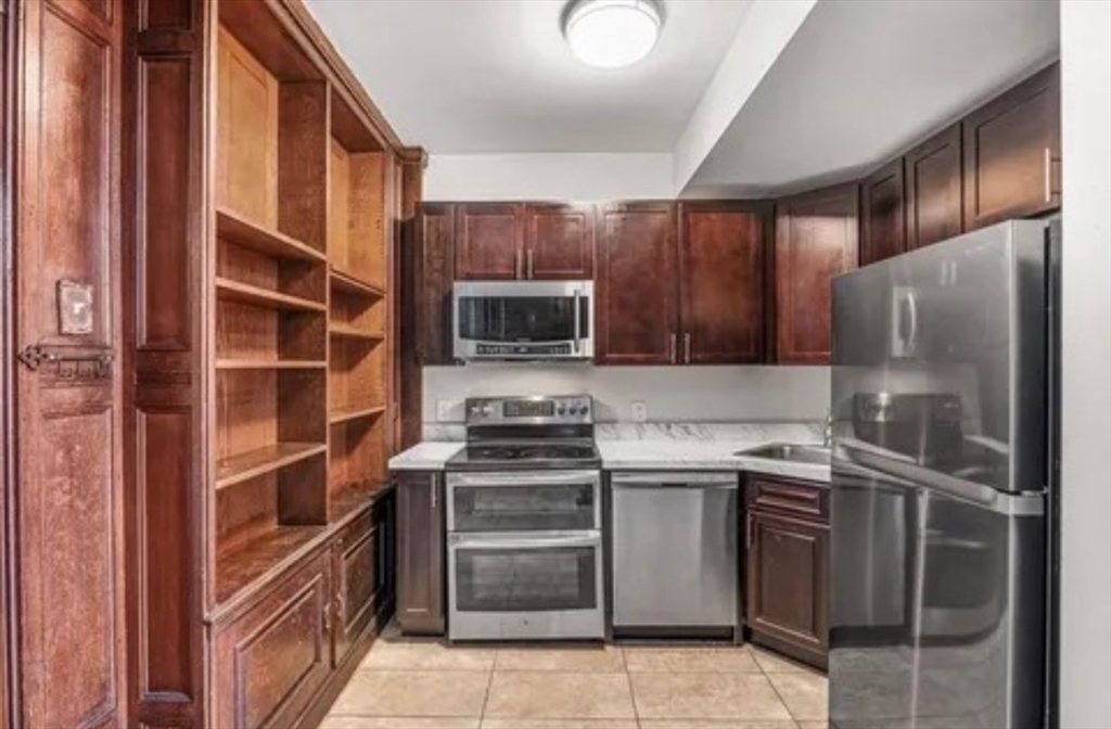 48 Washington Avenue 202