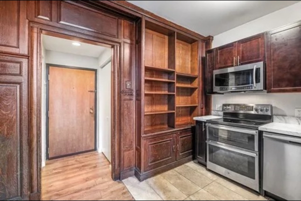 48 Washington Avenue 202