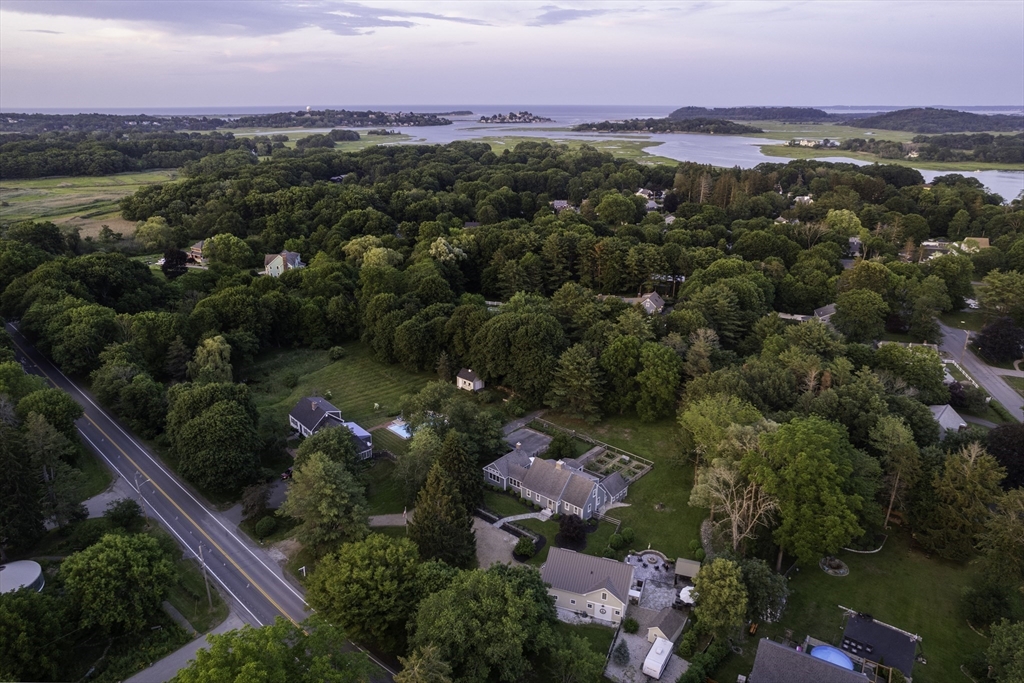 3 Jeffreys Neck Rd