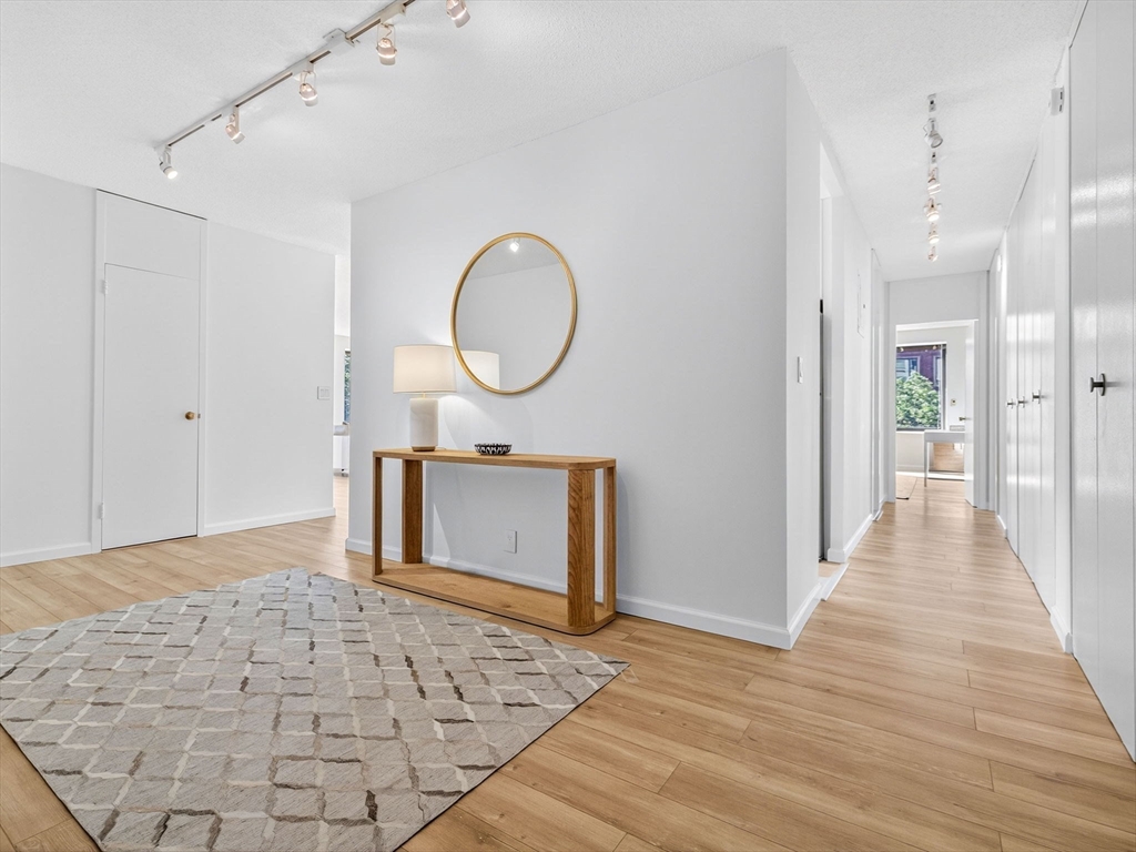 65 East India Row 6F