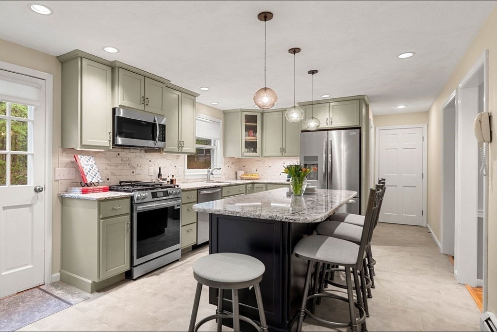 13 Laconia Cir