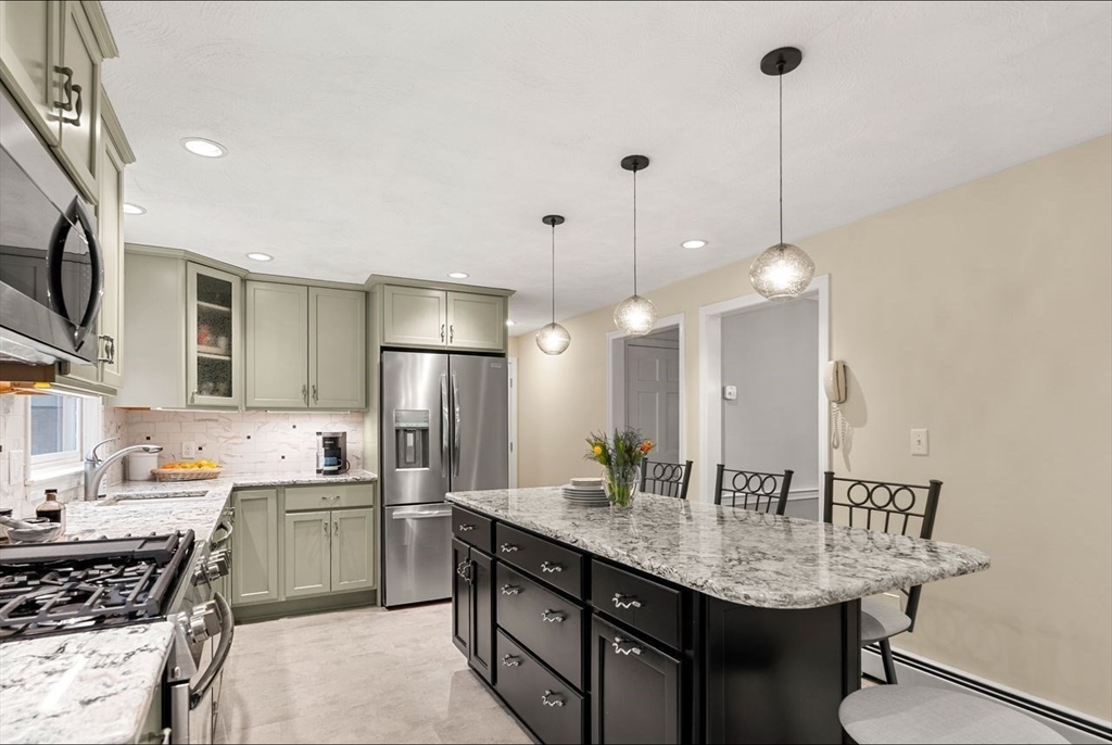 13 Laconia Cir