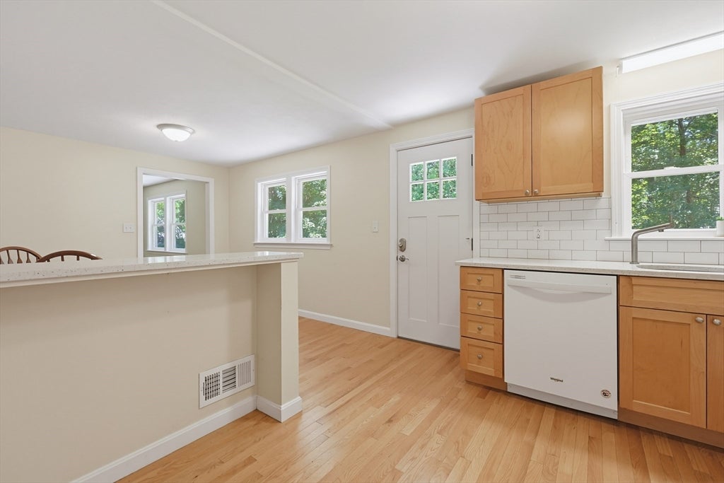 71 Carpenter Rd, Walpole, MA, 71 Carpenter Rd, Walpole, MA Photo #12