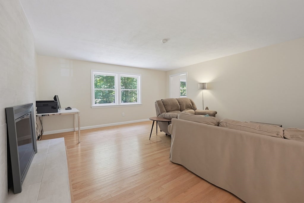 71 Carpenter Rd, Walpole, MA, 71 Carpenter Rd, Walpole, MA Photo #5