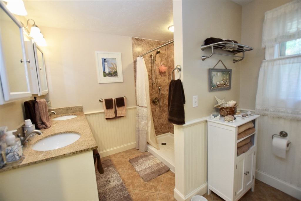 267 Oak St, Halifax, MA, 267 Oak St, Halifax, MA Photo #18