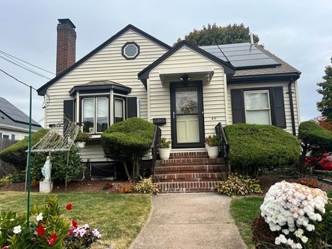 811 Lynnfield St Lynn MA 01904