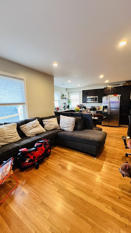76 Eleanor St 2