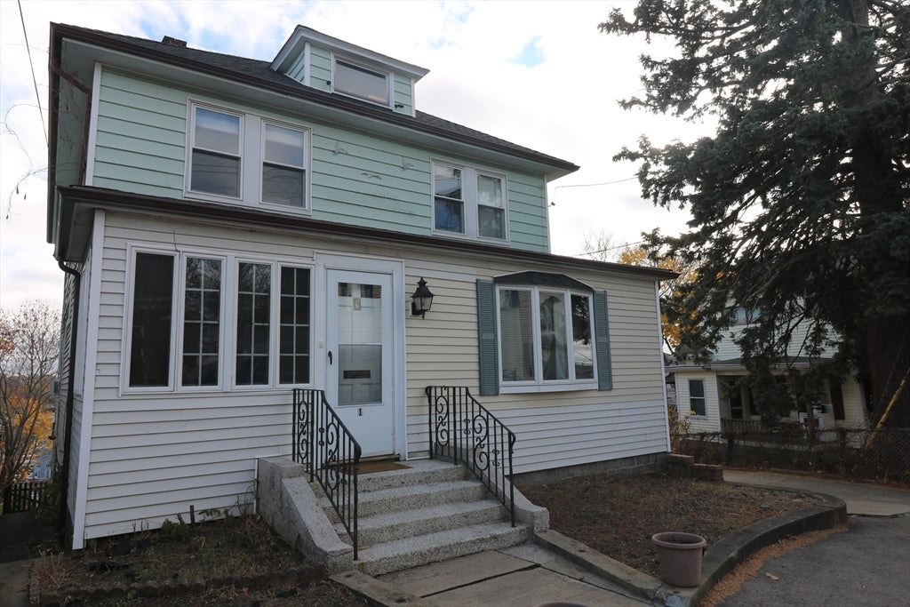 Photo of 9 Friend Street, Gloucester, MA