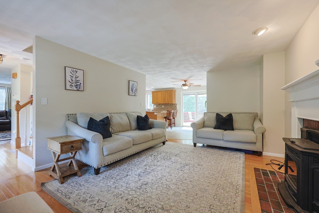 10 Bicknell Dr