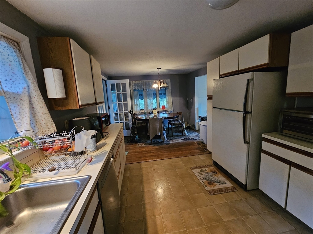 24 Eisenhower Dr