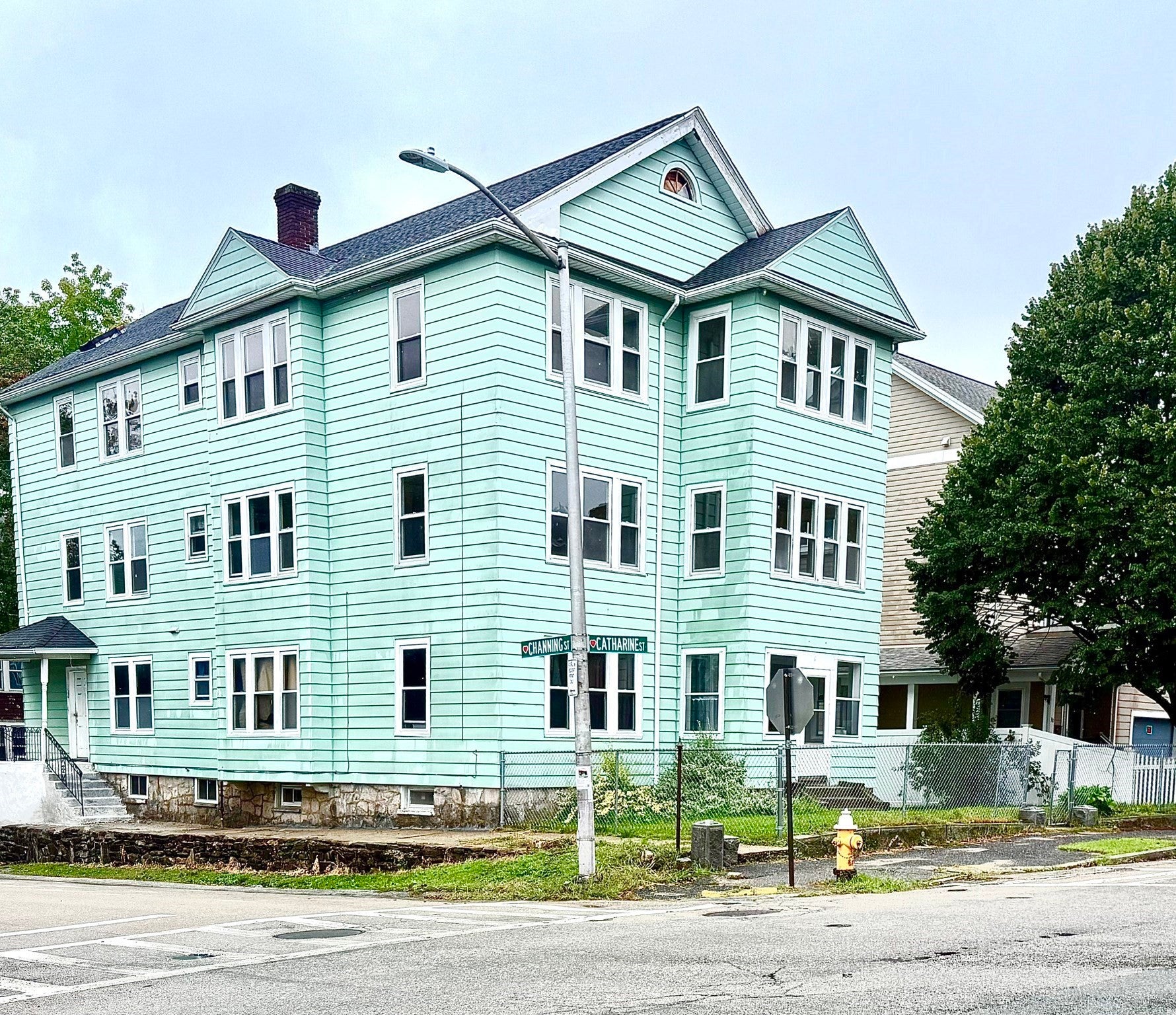 Photo of 32 Catharine Street, Worcester, MA