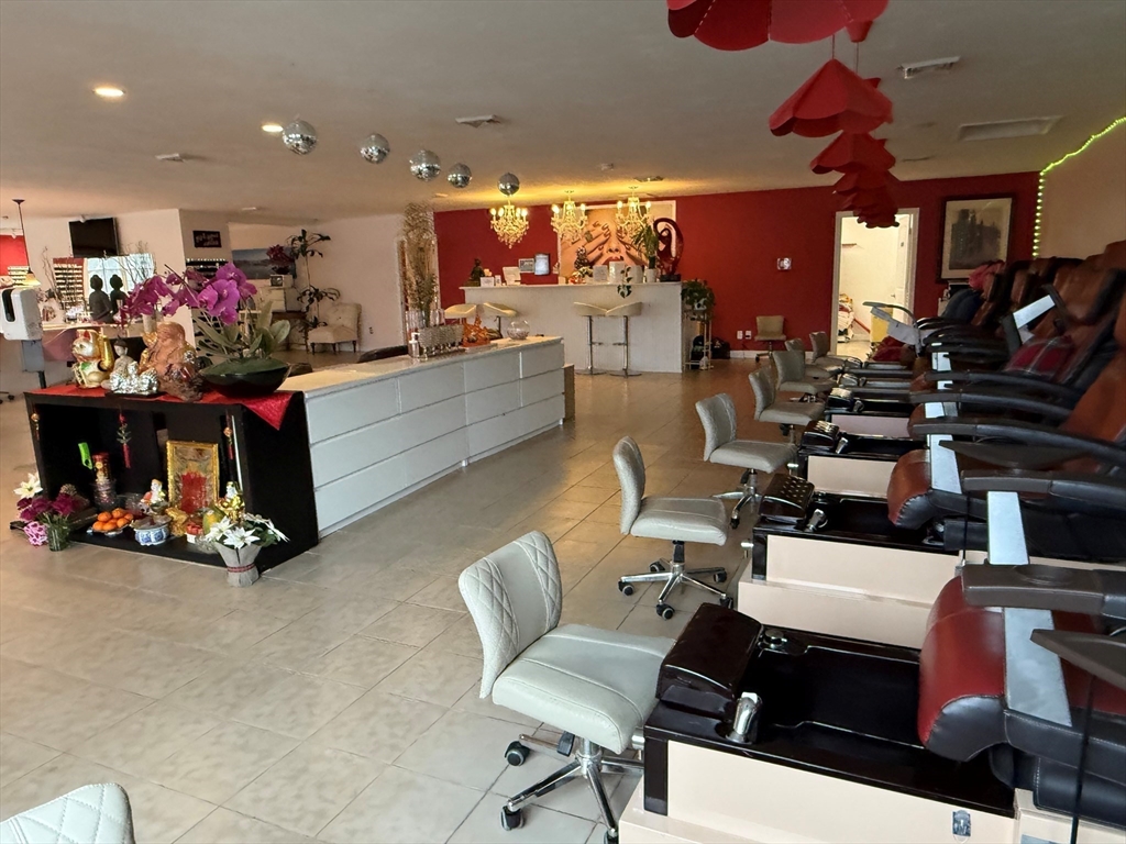 160 Macarthur Blvd., Rte 28 1 & 2