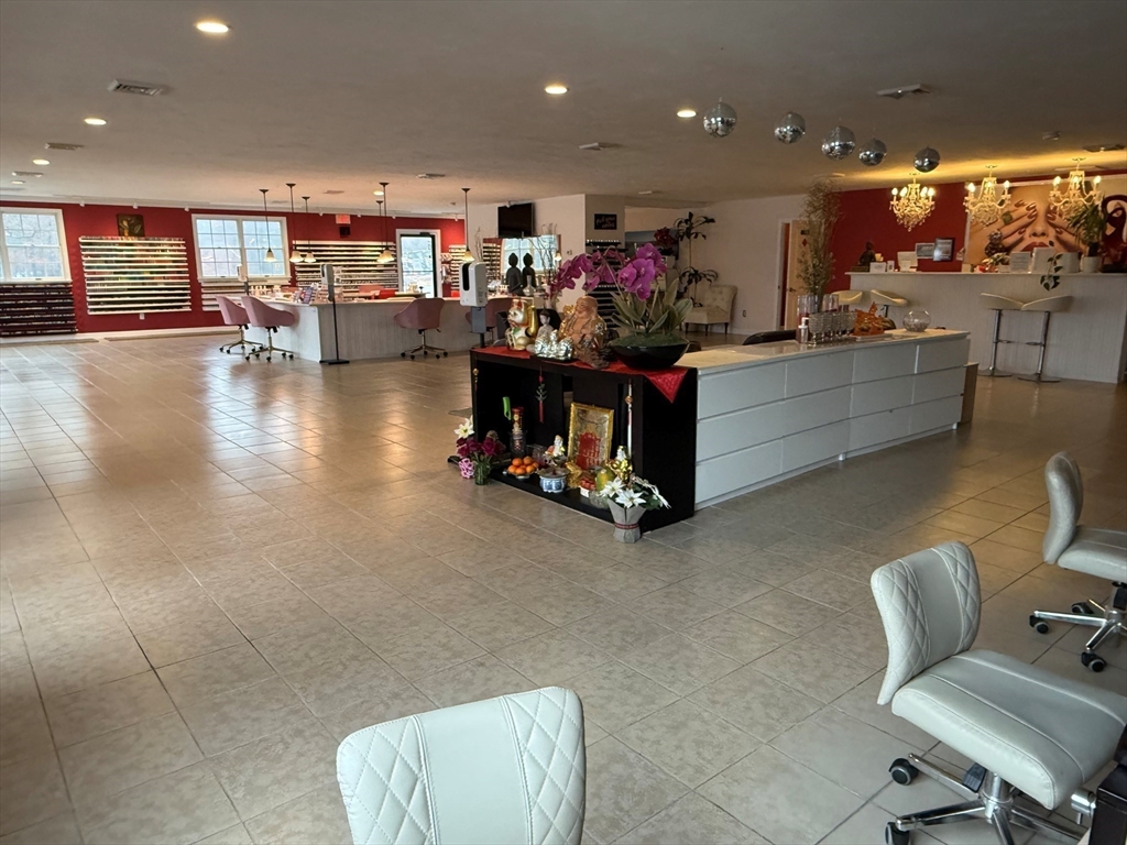 160 Macarthur Blvd., Rte 28 1 & 2