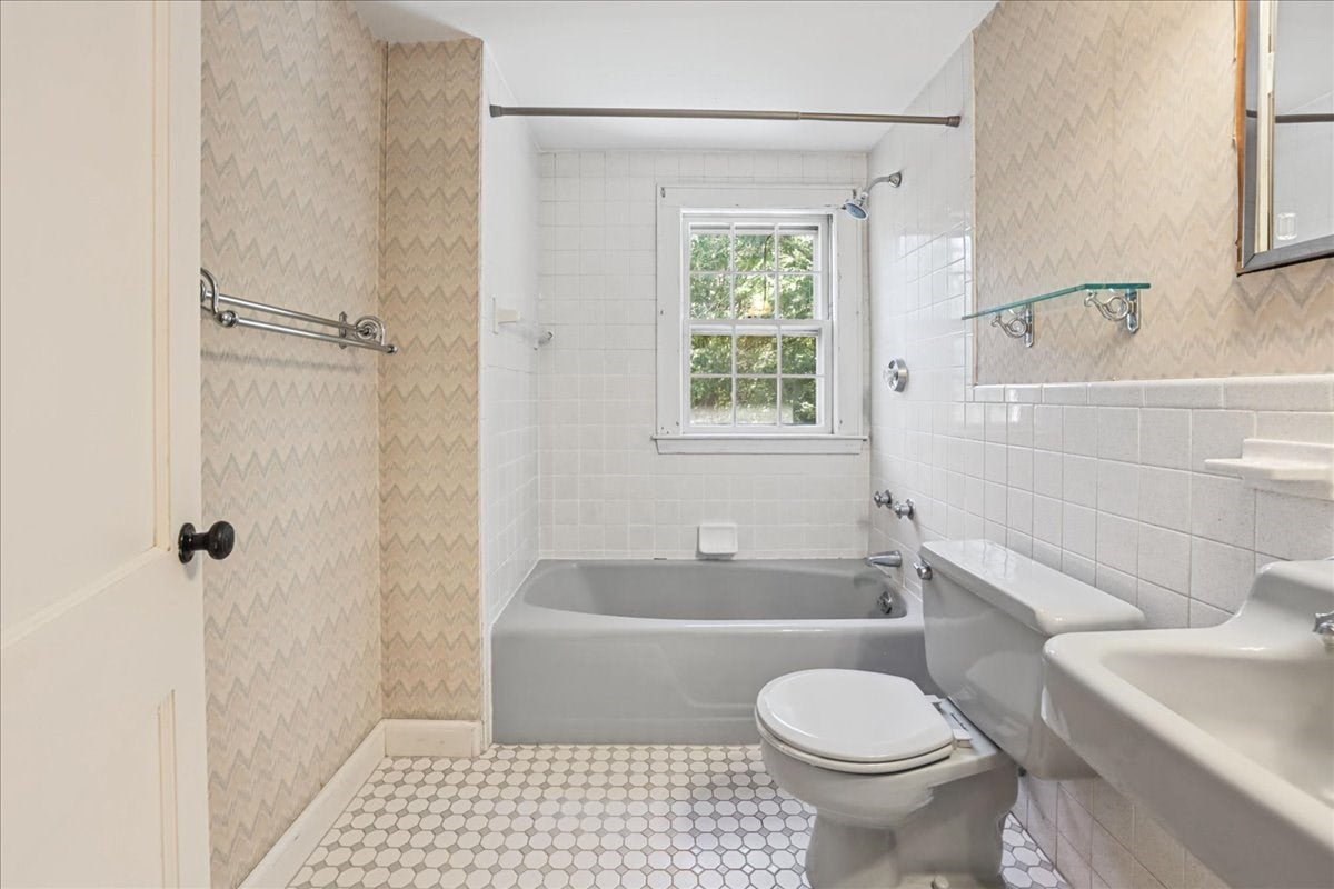 1036 High St, Westwood, MA Photo #28